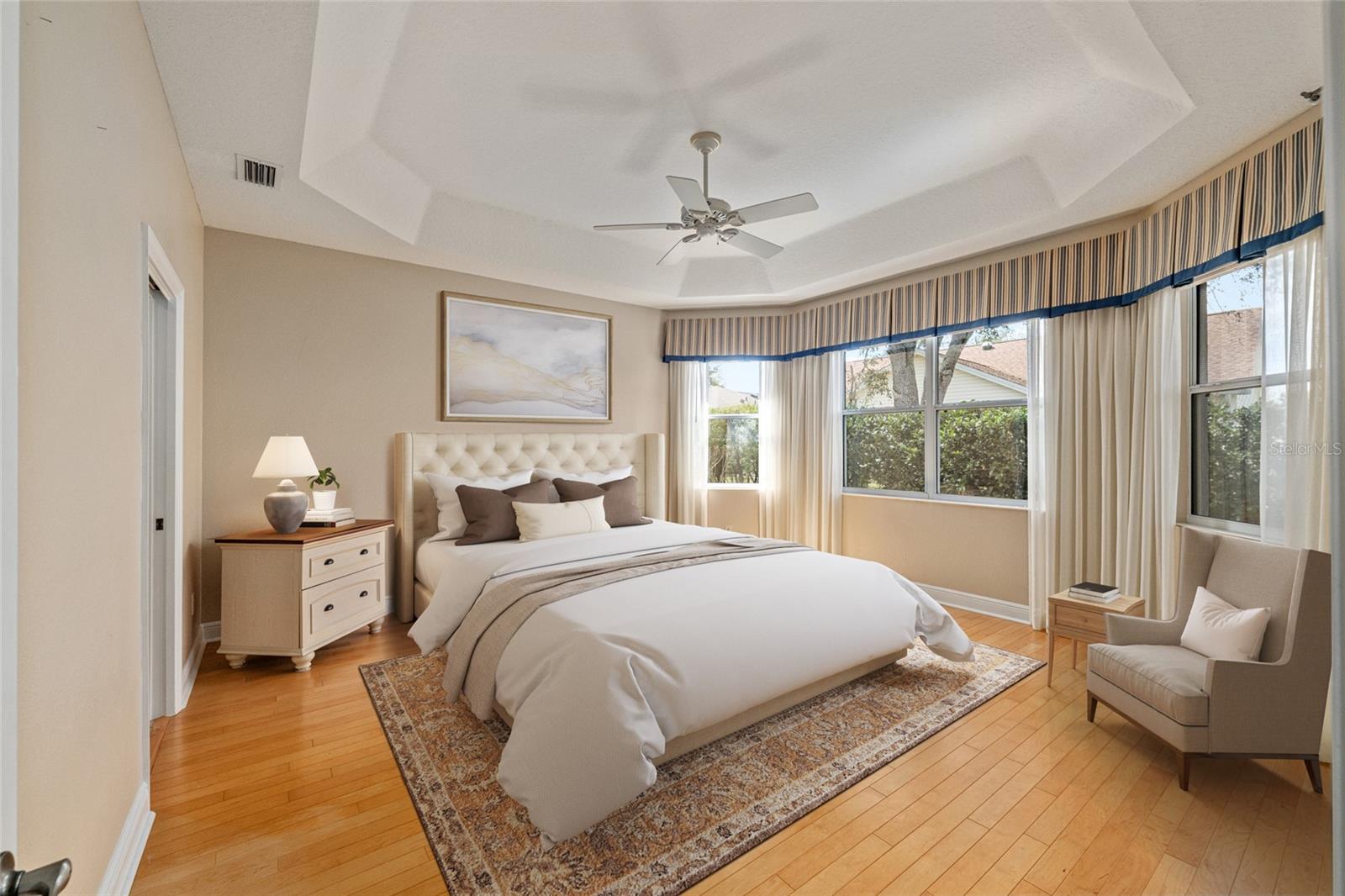 Image 23 of 60 For 646 Stratford Lane