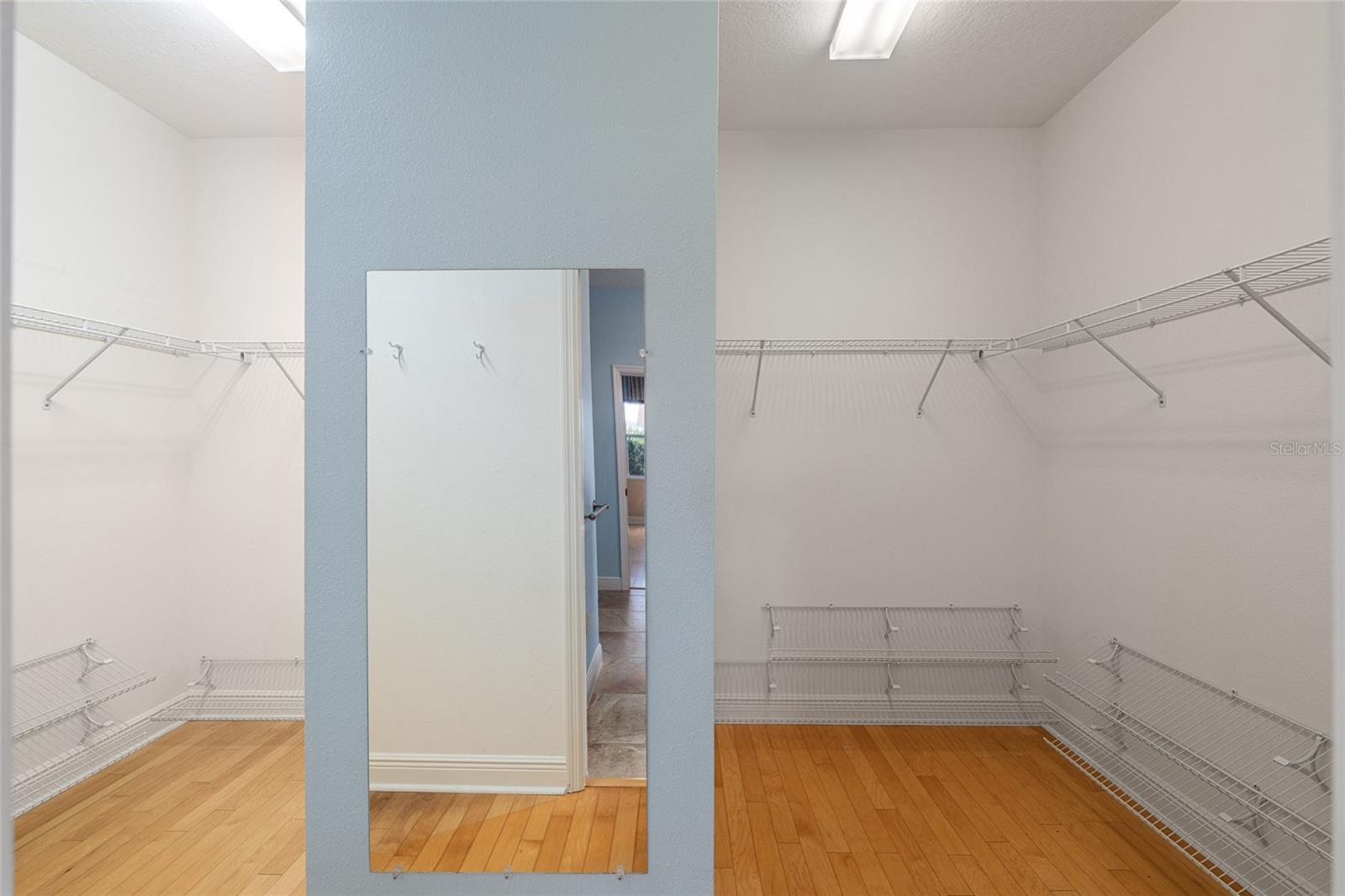 Image 29 of 60 For 646 Stratford Lane