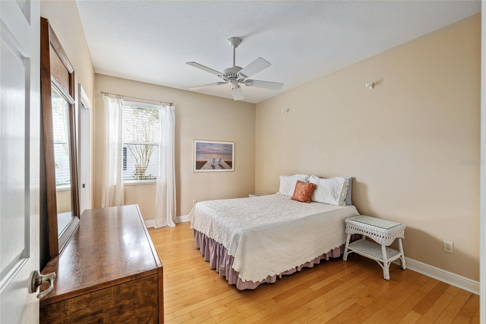 Image 30 of 60 For 646 Stratford Lane