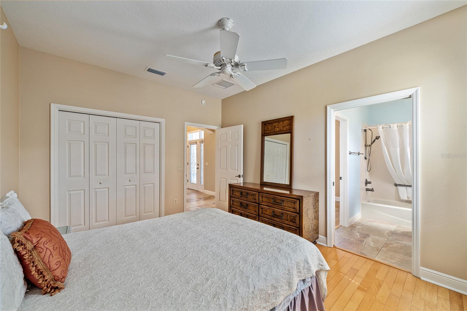 Image 31 of 60 For 646 Stratford Lane