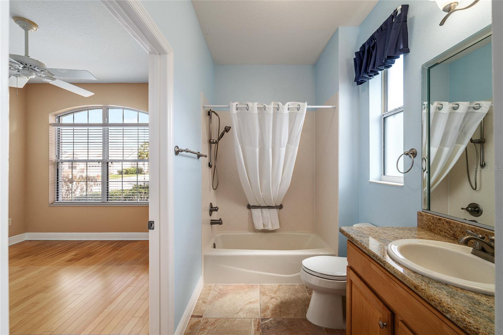 Image 32 of 60 For 646 Stratford Lane