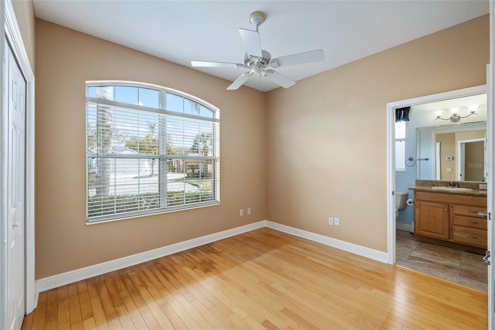 Image 33 of 60 For 646 Stratford Lane