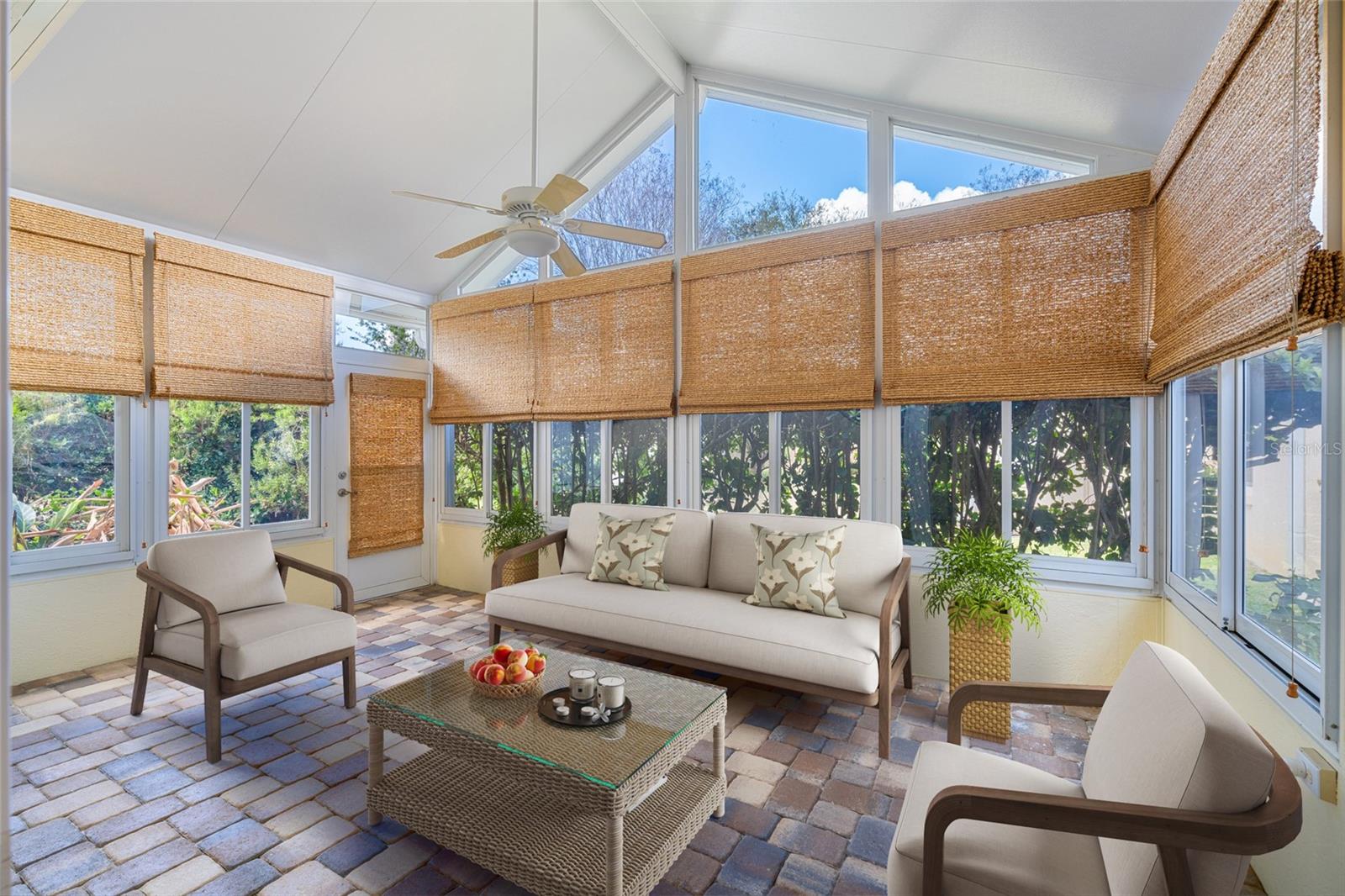 Image 35 of 60 For 646 Stratford Lane