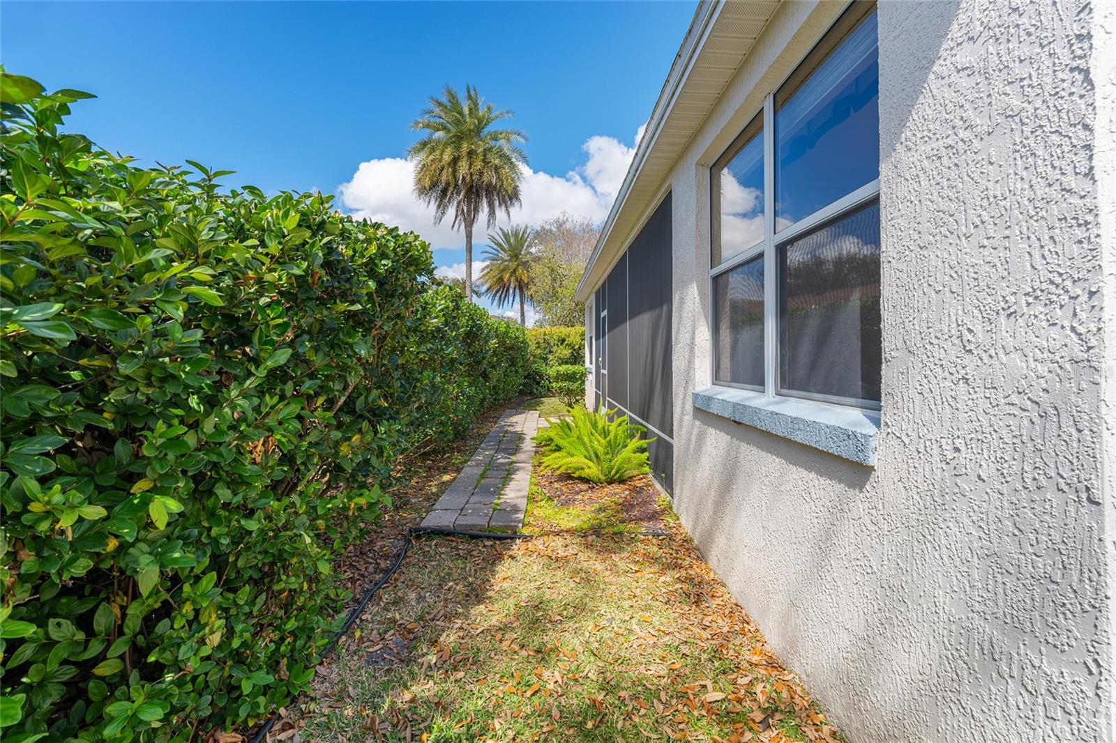 Image 40 of 60 For 646 Stratford Lane