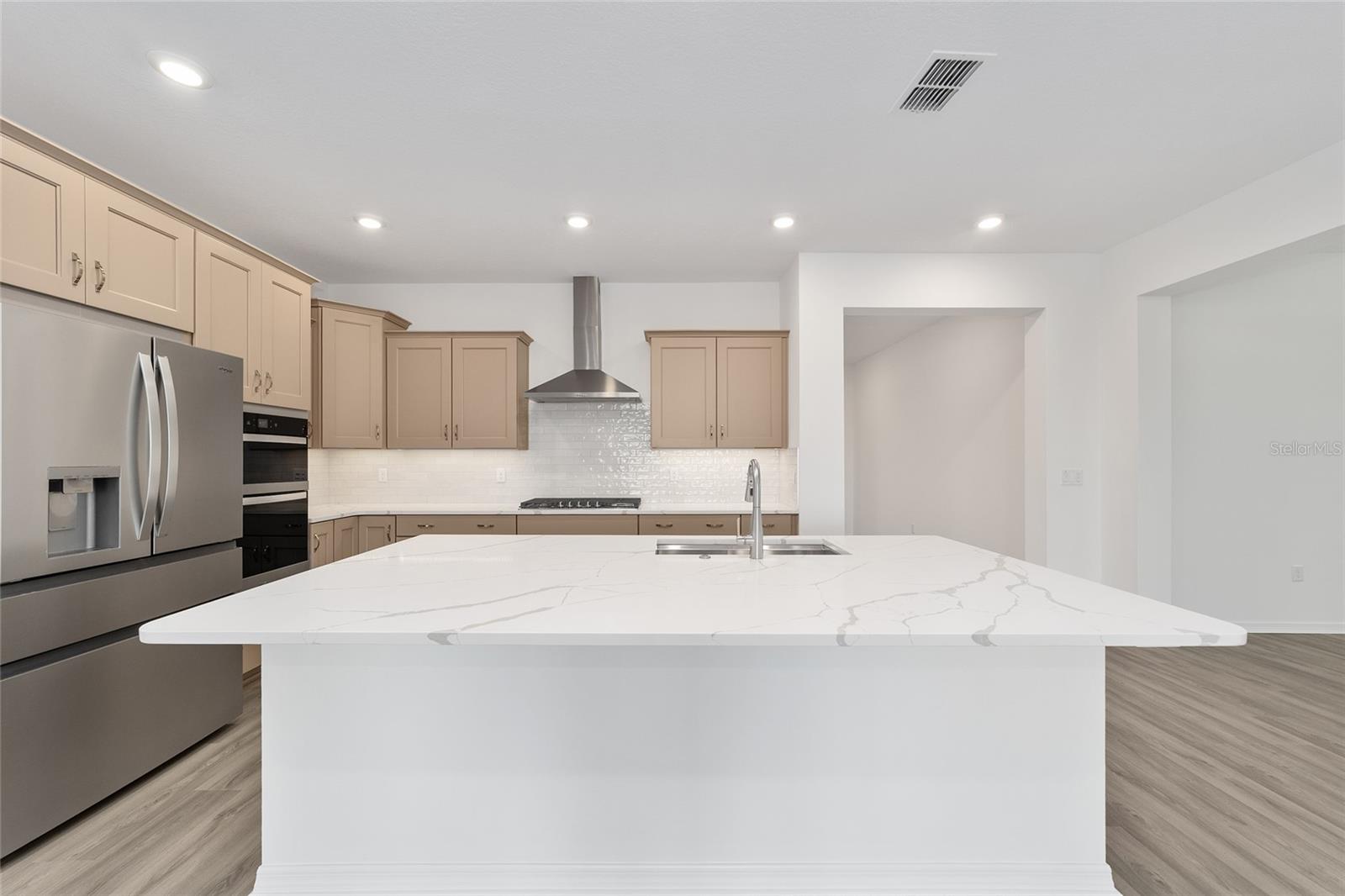 Image 18 of 47 For 7299 57th Lane