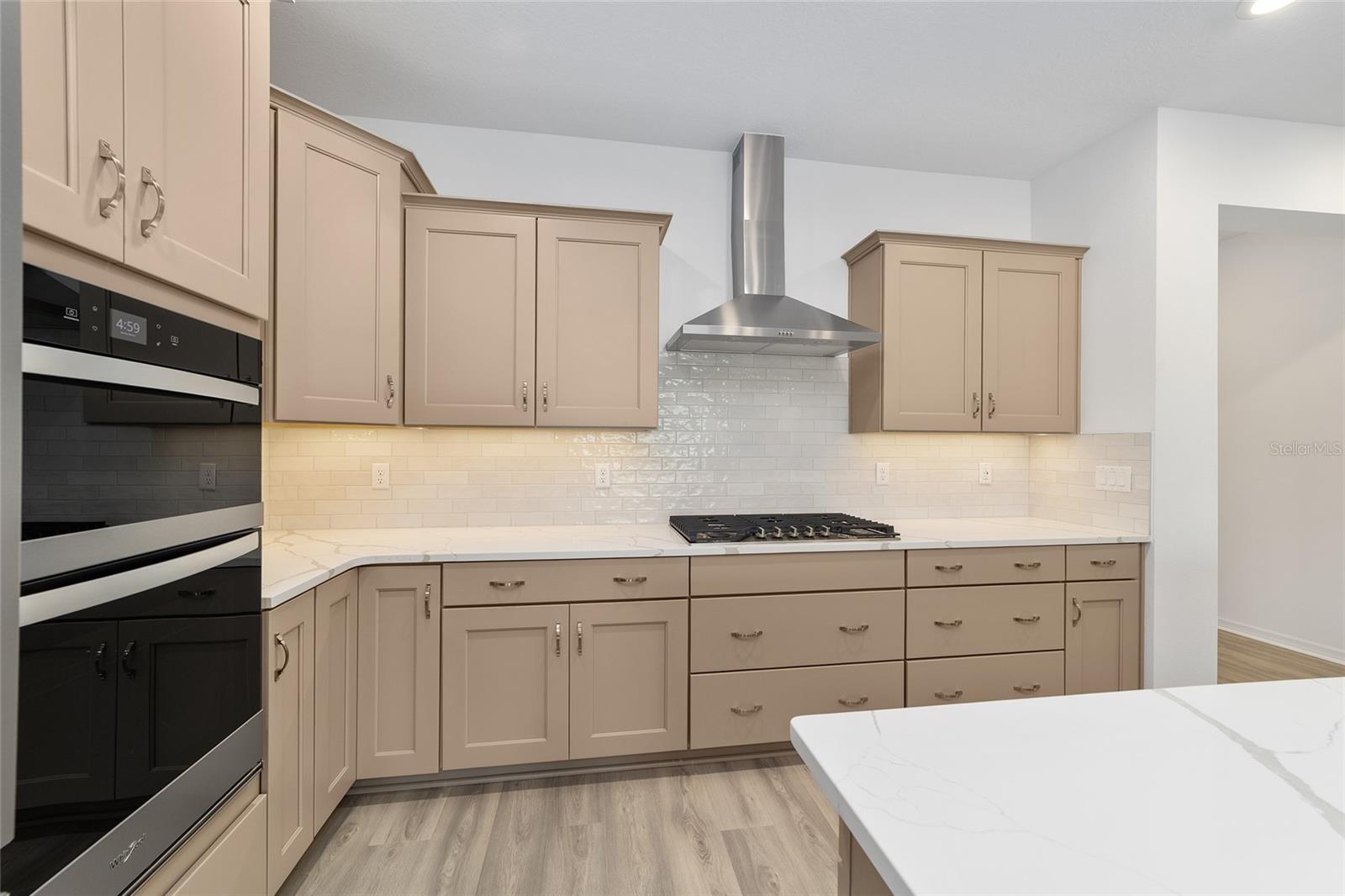 Image 21 of 47 For 7299 57th Lane