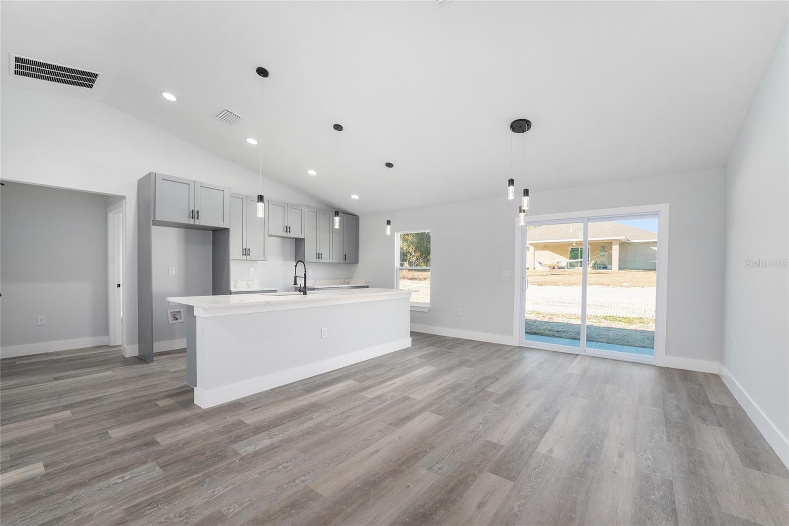 Image 10 of 41 For 119 Redwood Drive