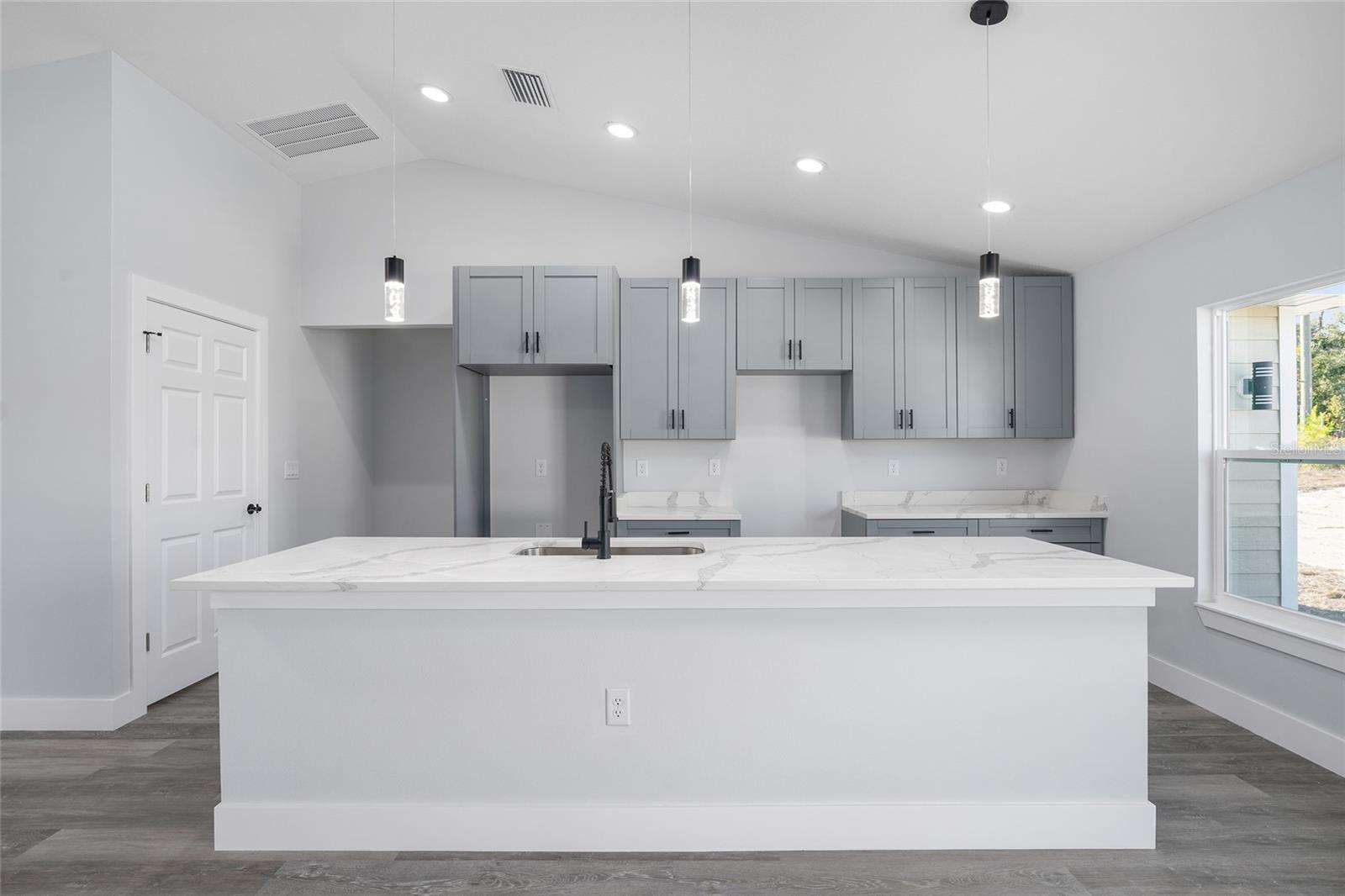 Image 15 of 41 For 119 Redwood Drive