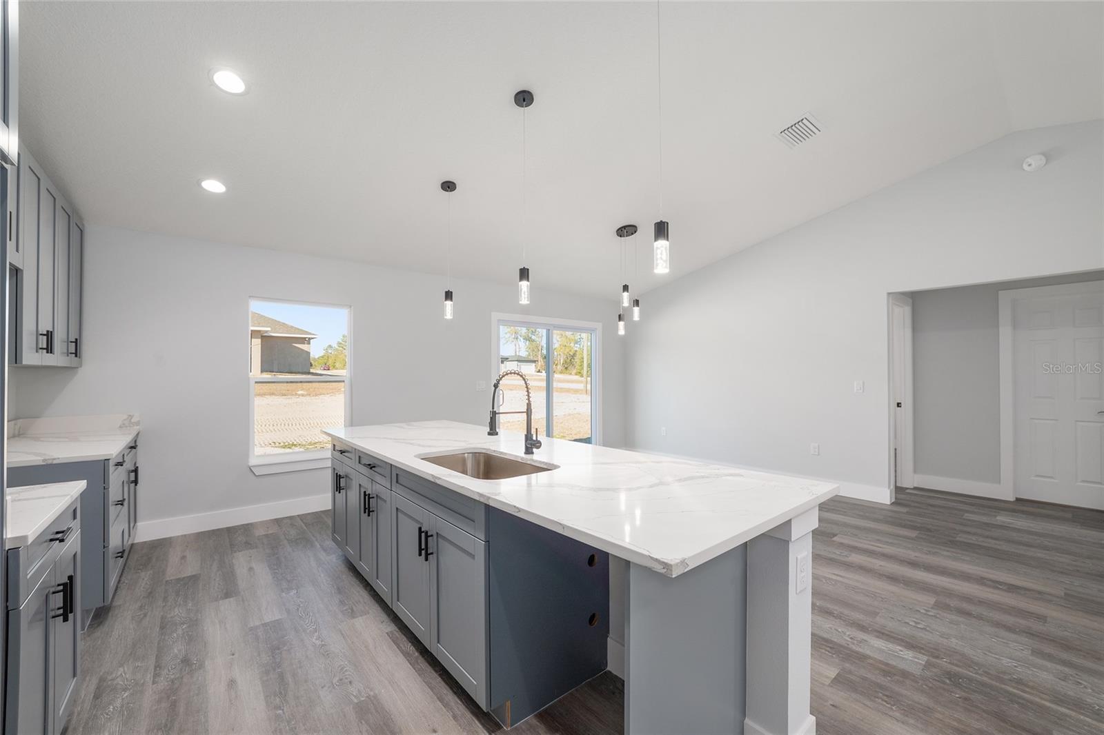 Image 20 of 41 For 119 Redwood Drive