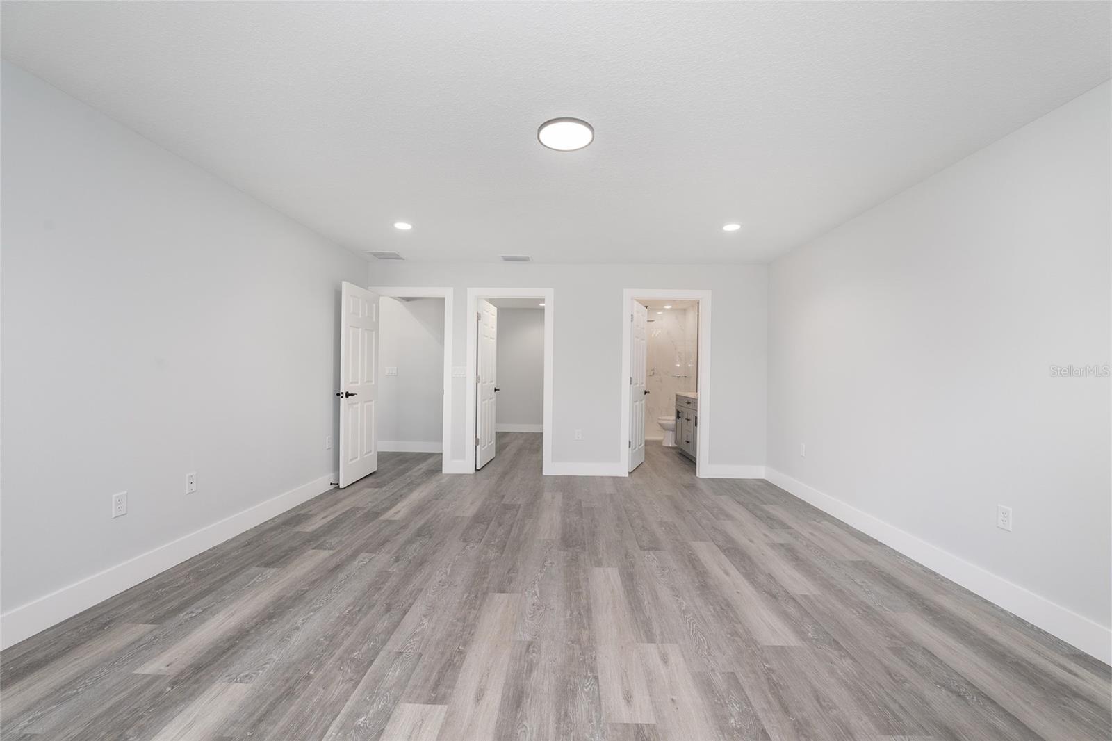 Image 29 of 41 For 119 Redwood Drive