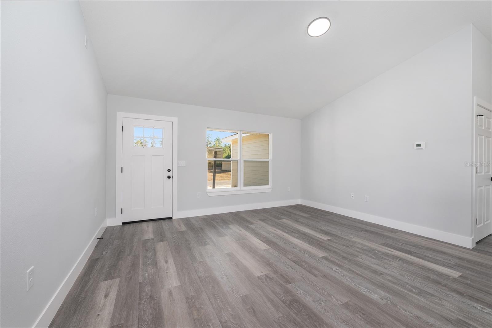 Image 5 of 41 For 119 Redwood Drive