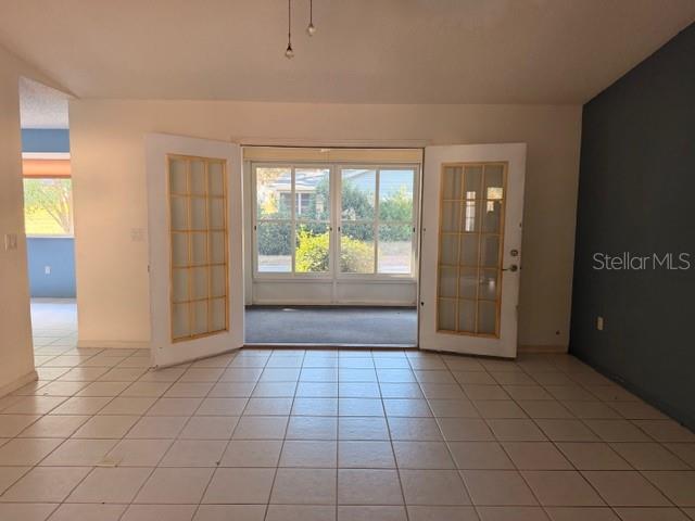 Image 3 of 18 For 10918 82nd Terrace