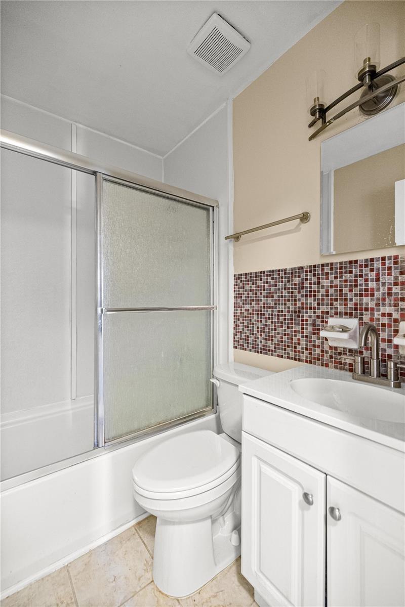 Image 21 of 30 For 2400 37th Street