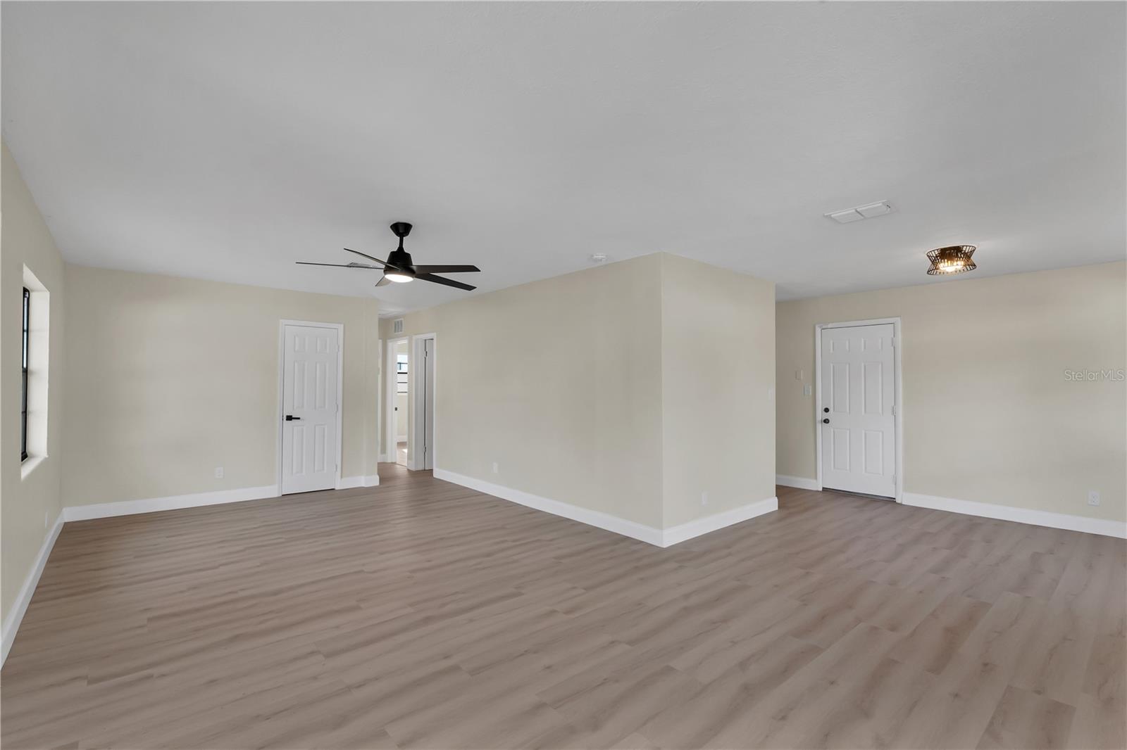 Image 5 of 27 For 7514 Mandarin Drive