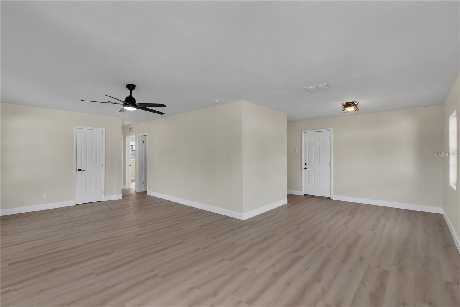 Image 6 of 27 For 7514 Mandarin Drive