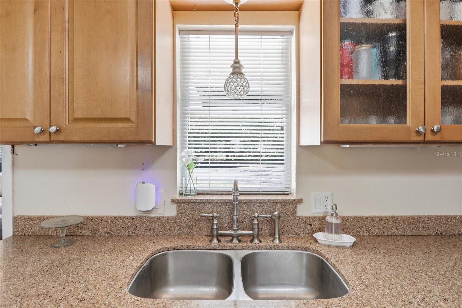 Image 16 of 42 For 455 Camellia Avenue