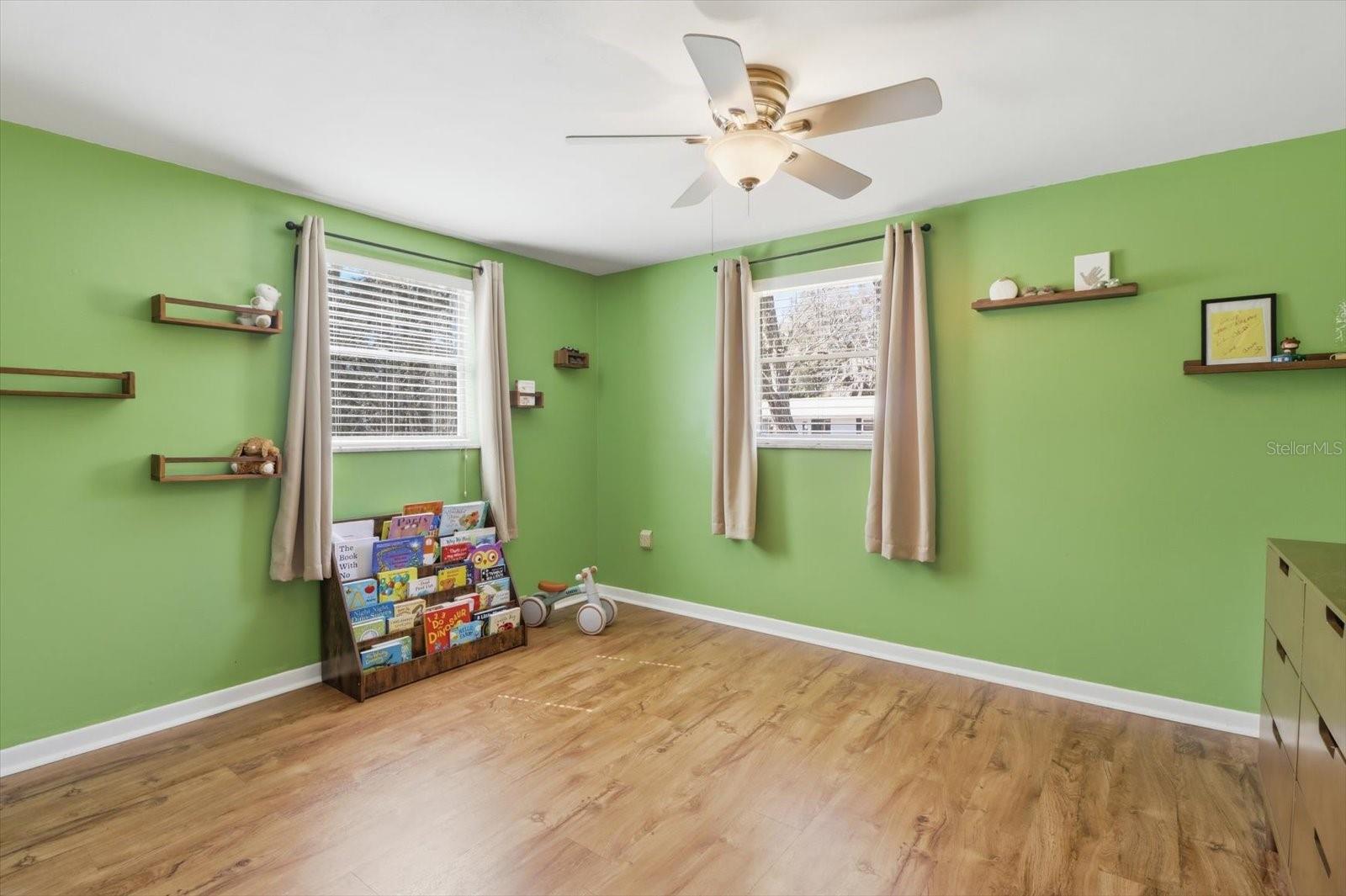 Image 18 of 42 For 455 Camellia Avenue