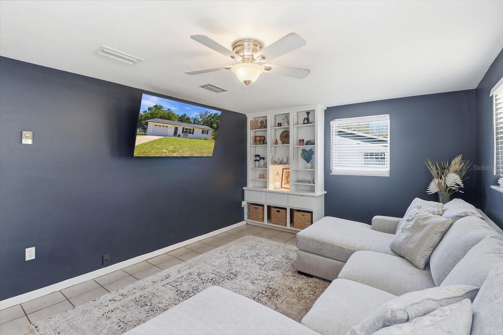 Image 24 of 42 For 455 Camellia Avenue