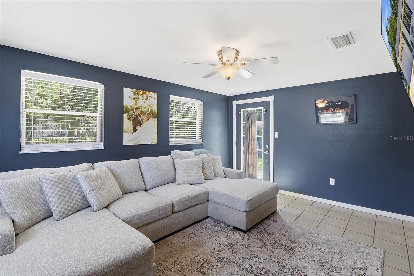 Image 25 of 42 For 455 Camellia Avenue