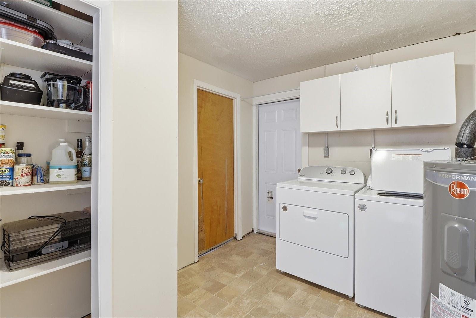 Image 26 of 42 For 455 Camellia Avenue