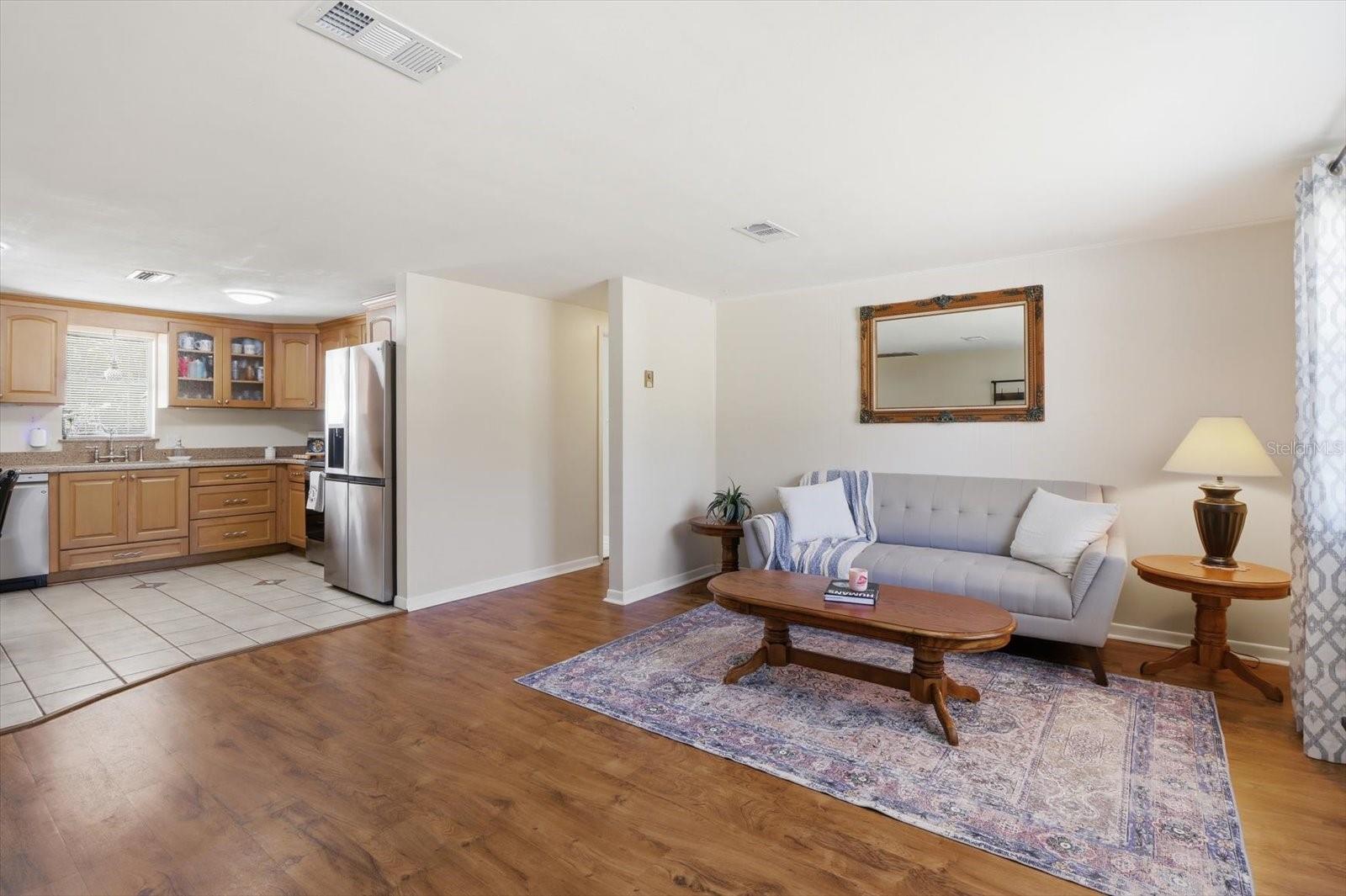 Image 8 of 42 For 455 Camellia Avenue