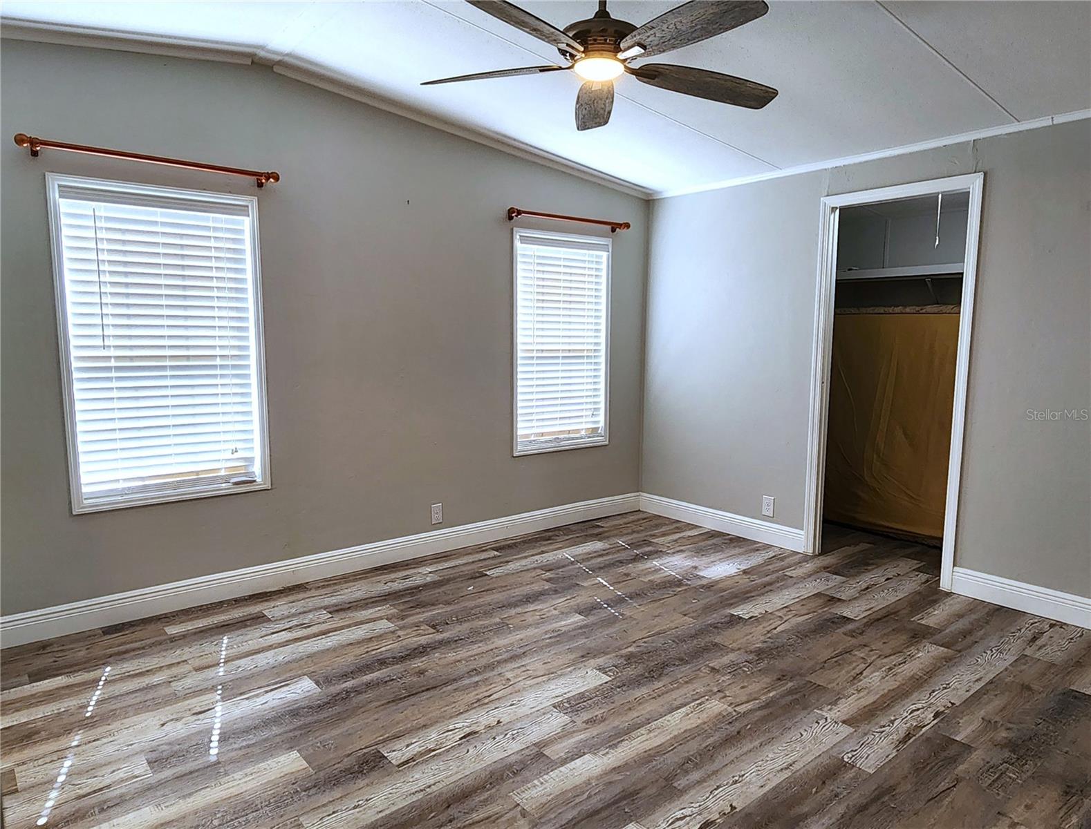 Image 11 of 36 For 10915 222nd Street