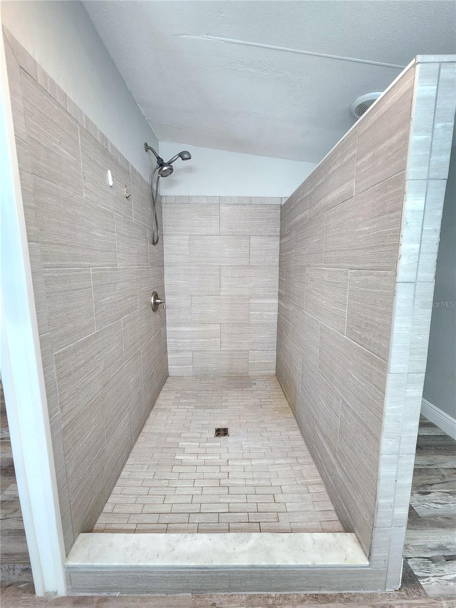 Image 14 of 36 For 10915 222nd Street