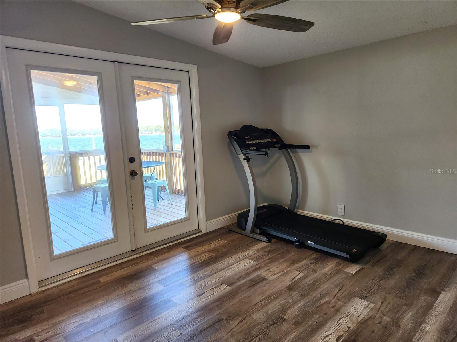 Image 18 of 36 For 10915 222nd Street