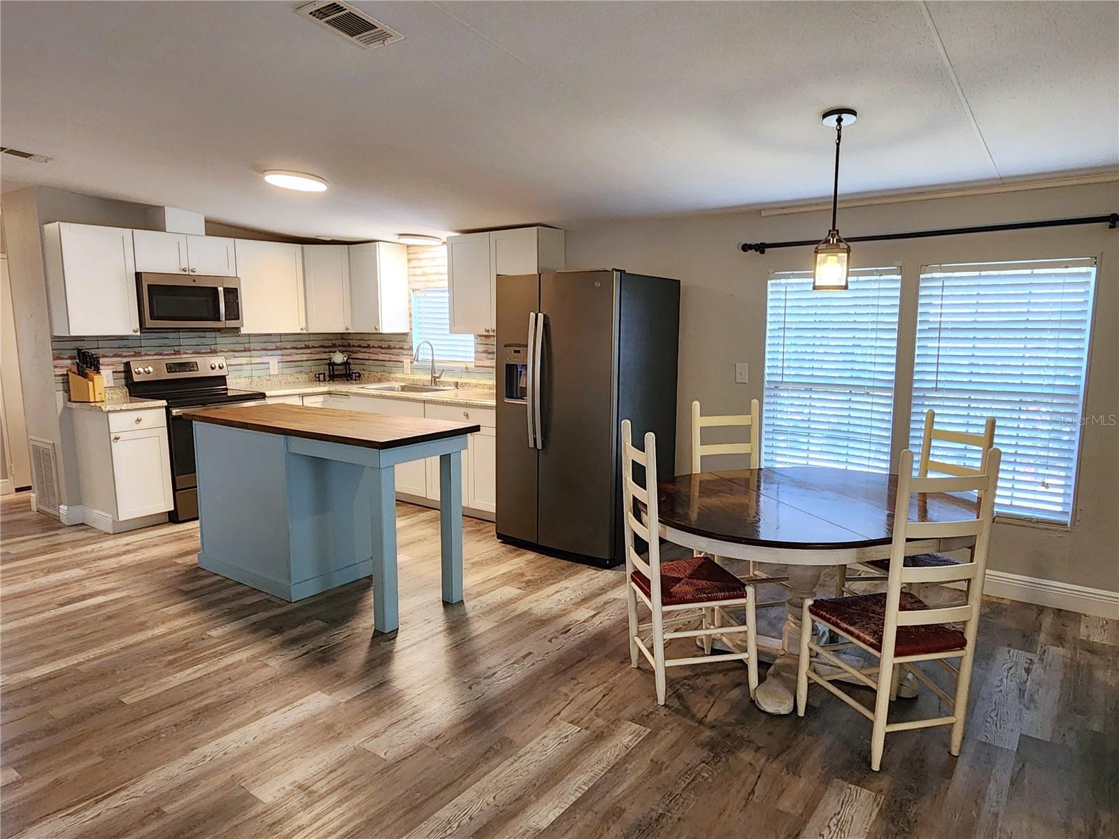 Image 4 of 36 For 10915 222nd Street