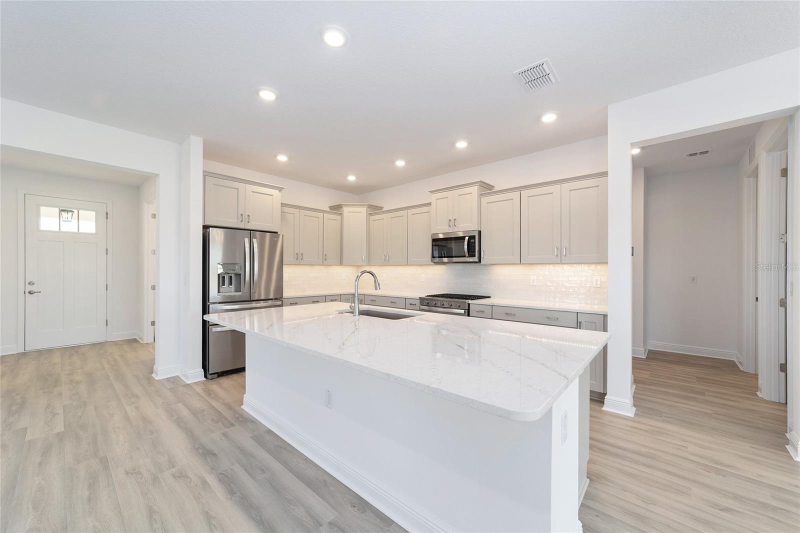 Image 19 of 44 For 10668 101st Lane