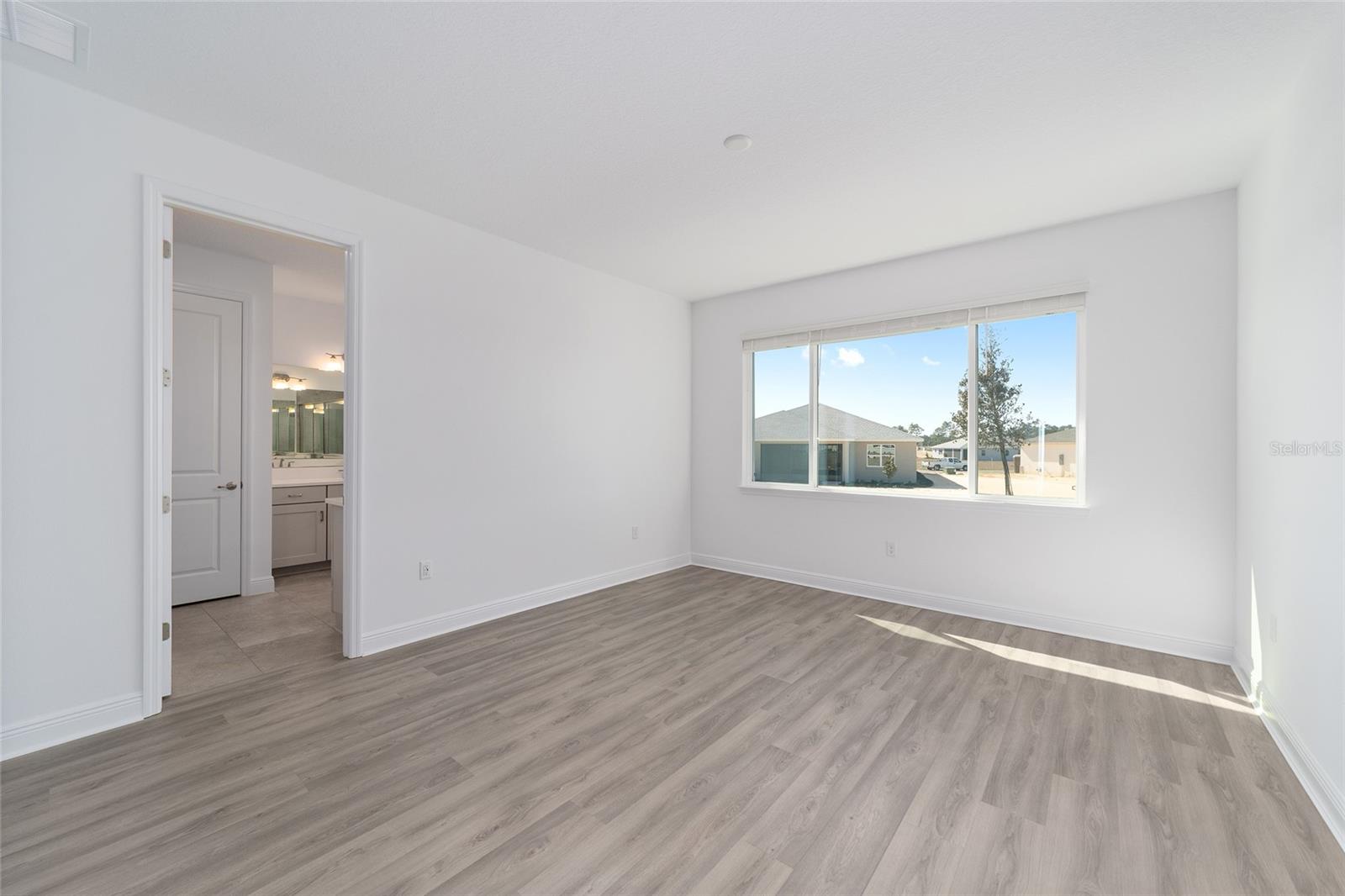 Image 23 of 44 For 10668 101st Lane