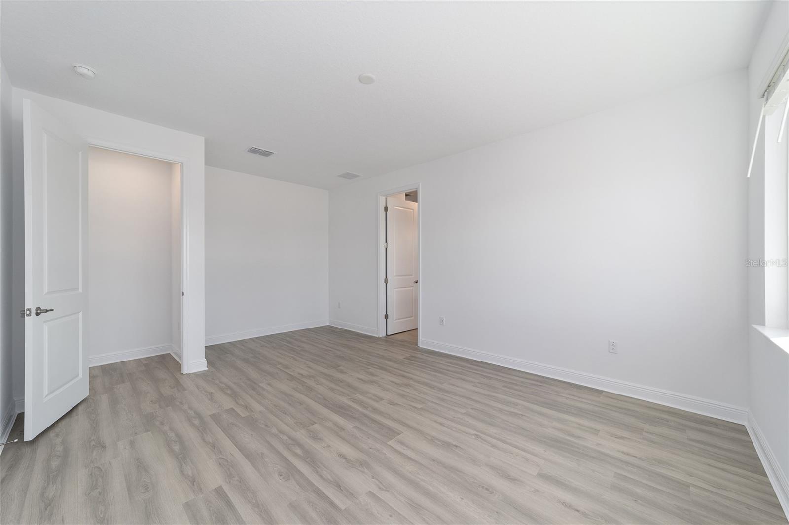 Image 24 of 44 For 10668 101st Lane