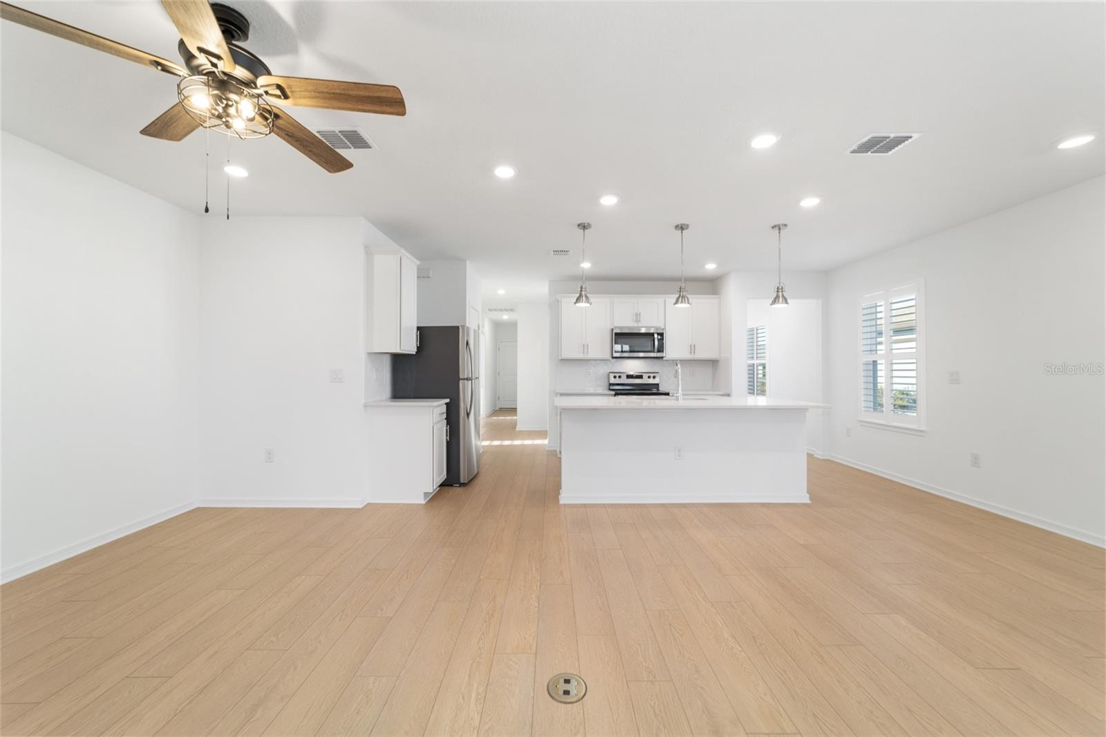 Image 10 of 58 For 5543 85th Avenue Road