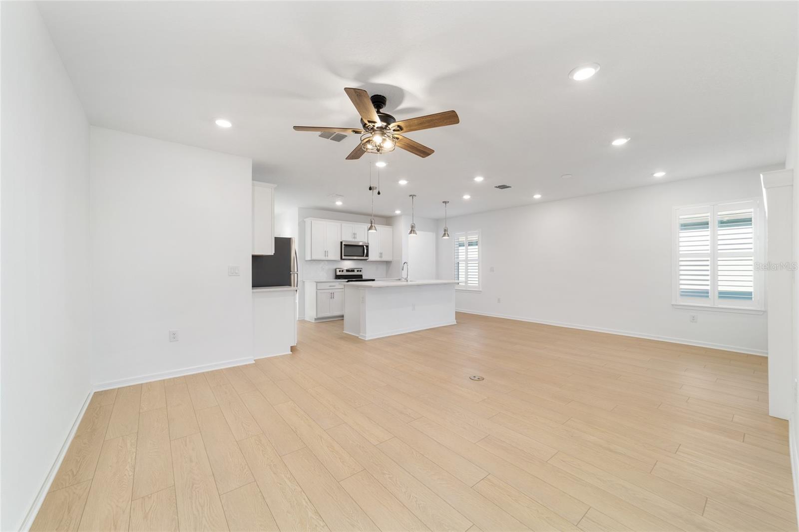 Image 11 of 58 For 5543 85th Avenue Road