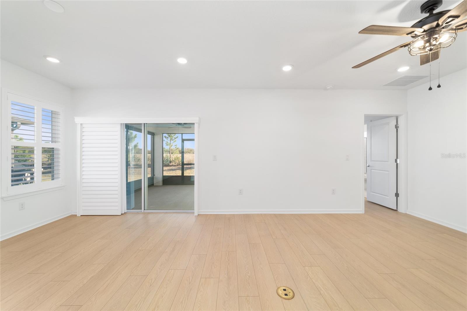 Image 14 of 58 For 5543 85th Avenue Road