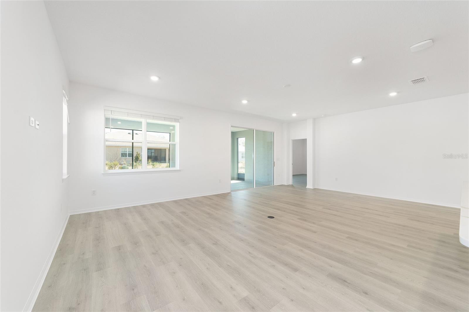 Image 15 of 44 For 10339 105th Terrace