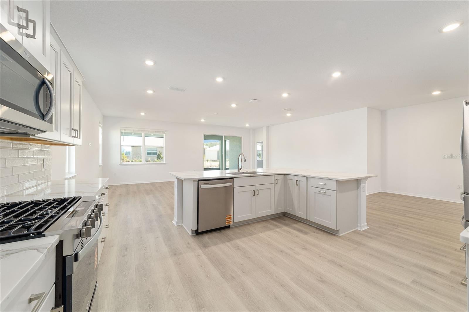 Image 21 of 44 For 10339 105th Terrace