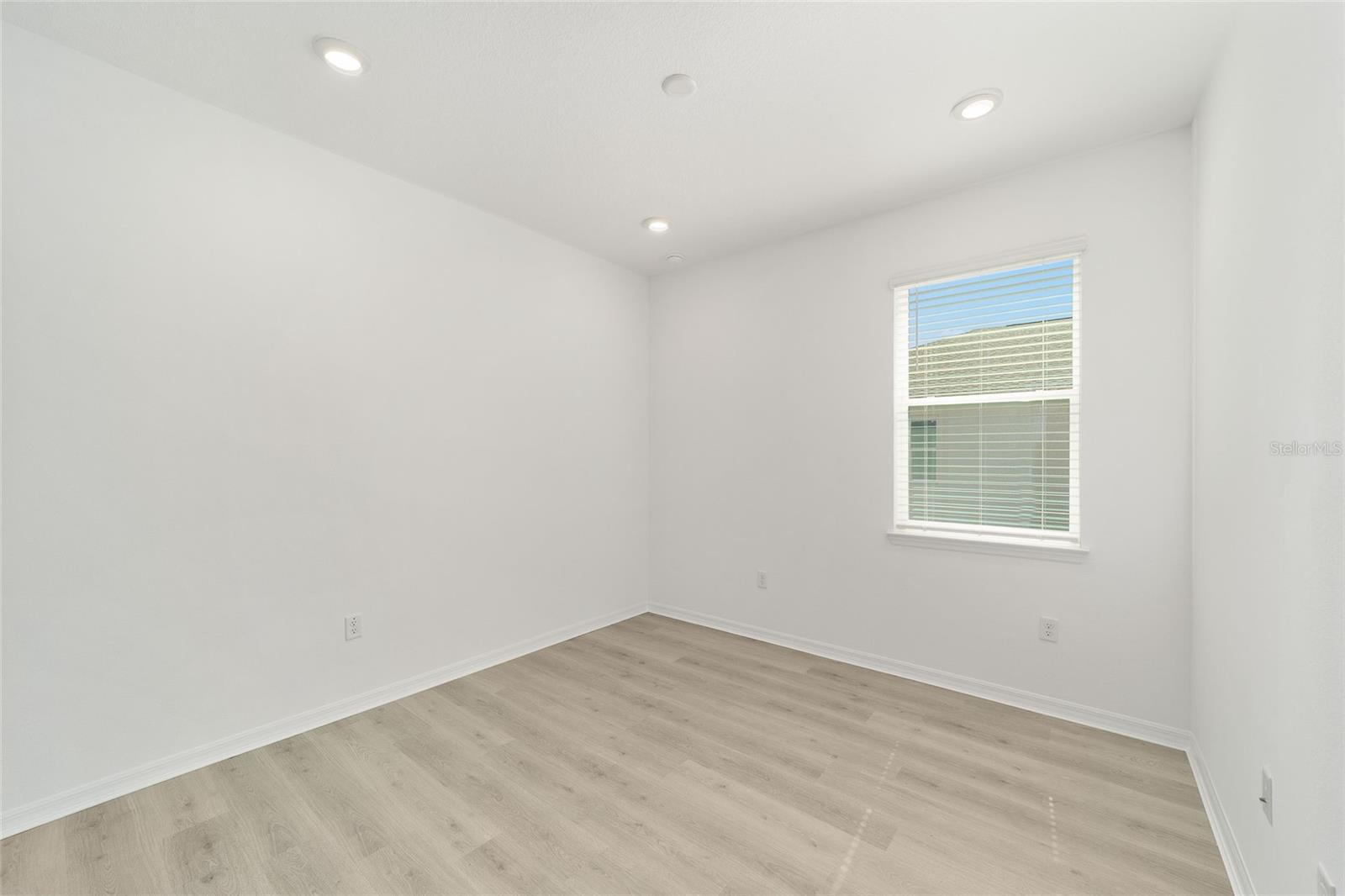 Image 34 of 44 For 10339 105th Terrace