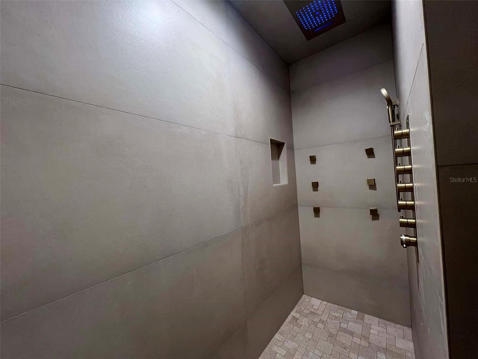 Image 9 of 13 For 9562 3rd Court