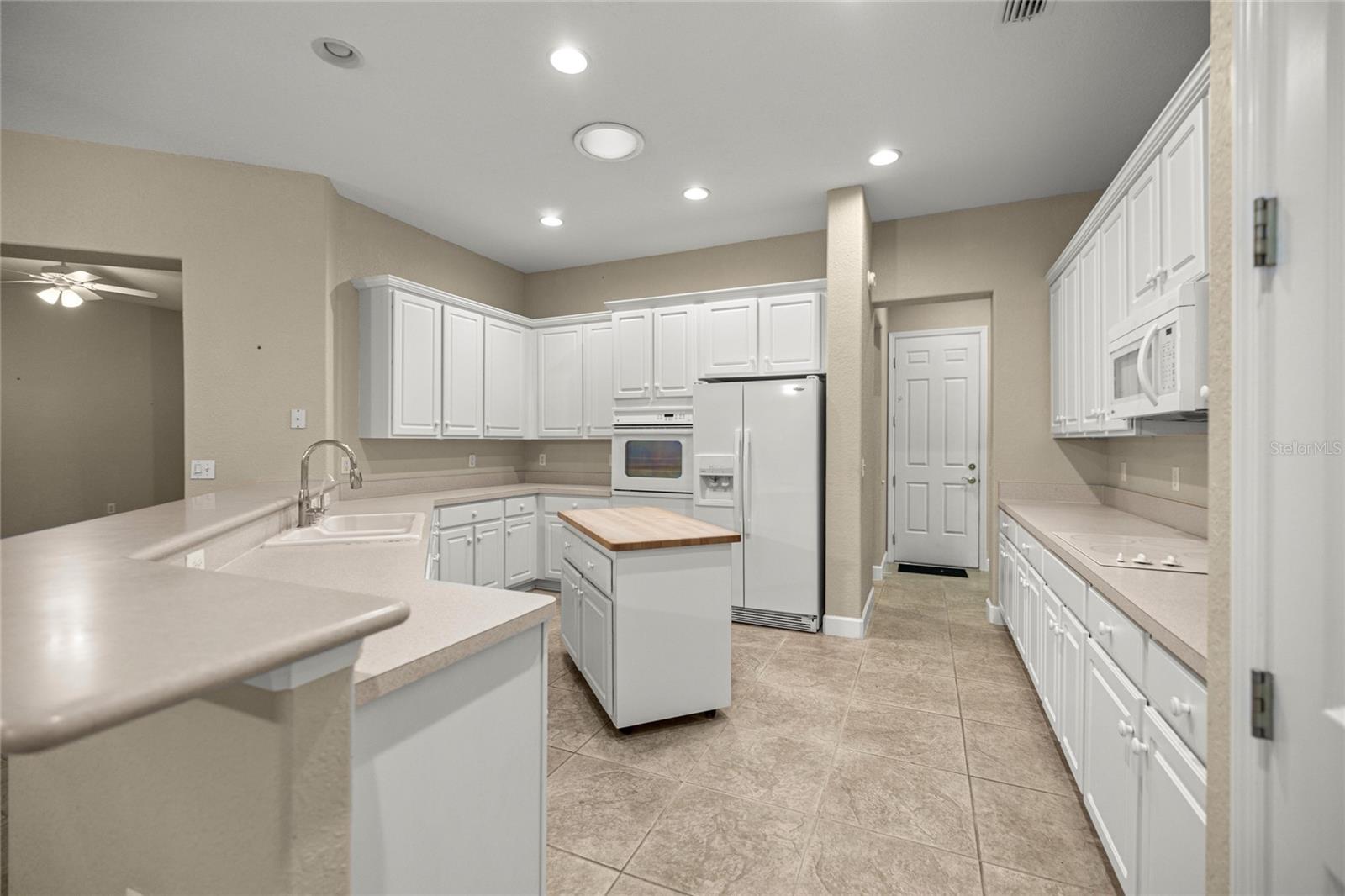 Image 14 of 76 For 9512 124th Loop