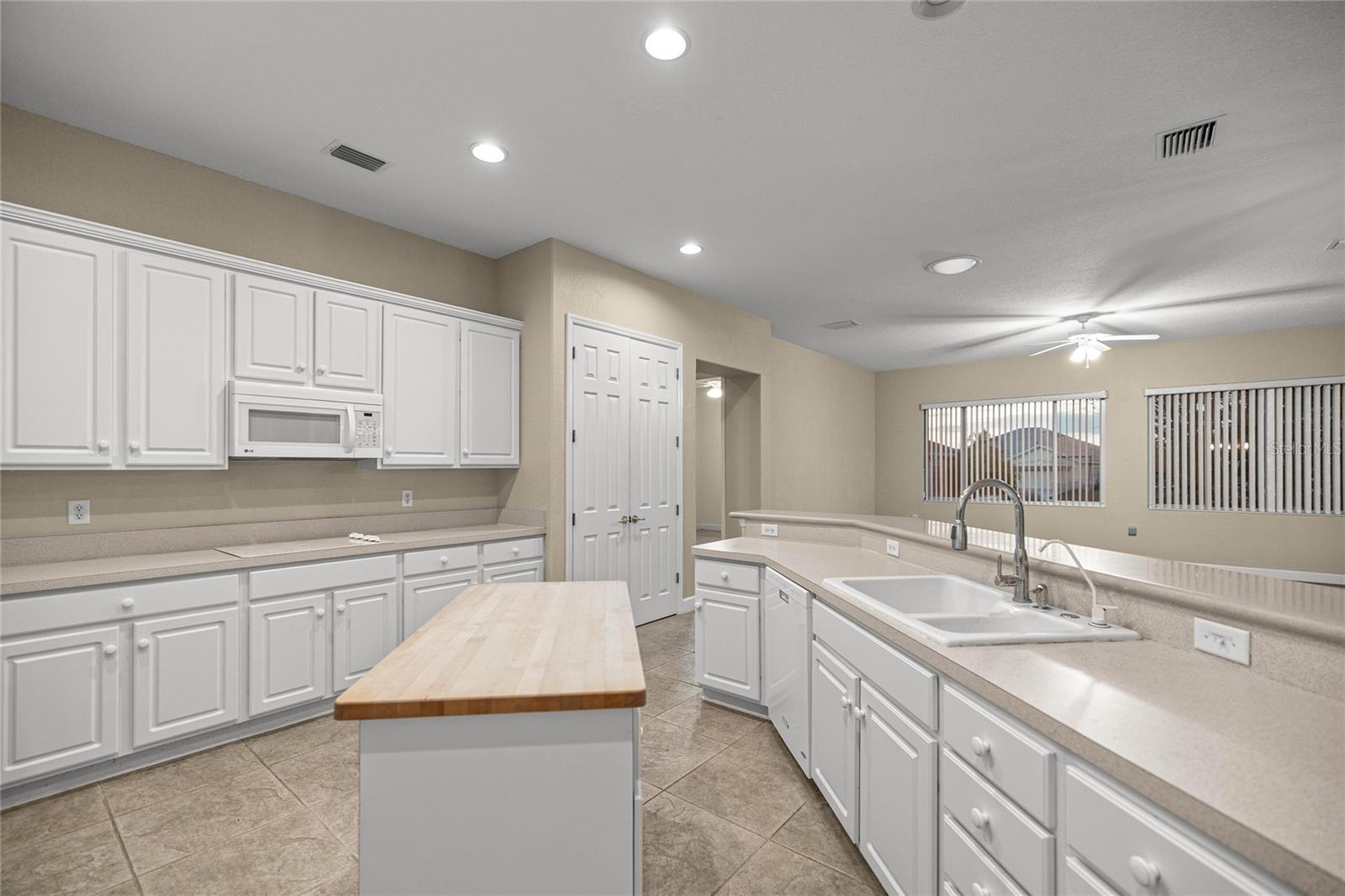 Image 15 of 76 For 9512 124th Loop