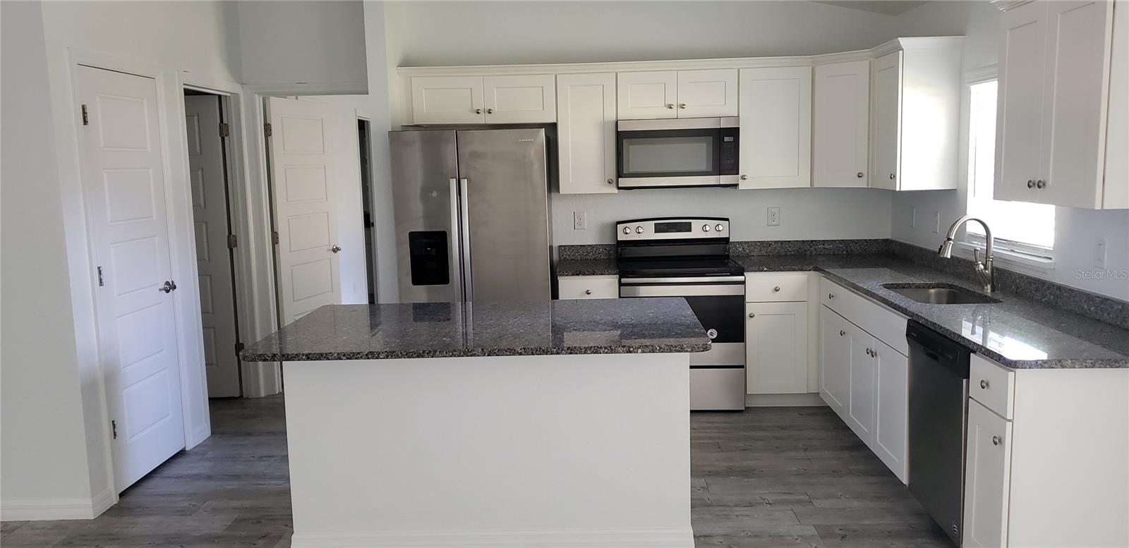 Image 3 of 15 For 49 Hemlock Radial