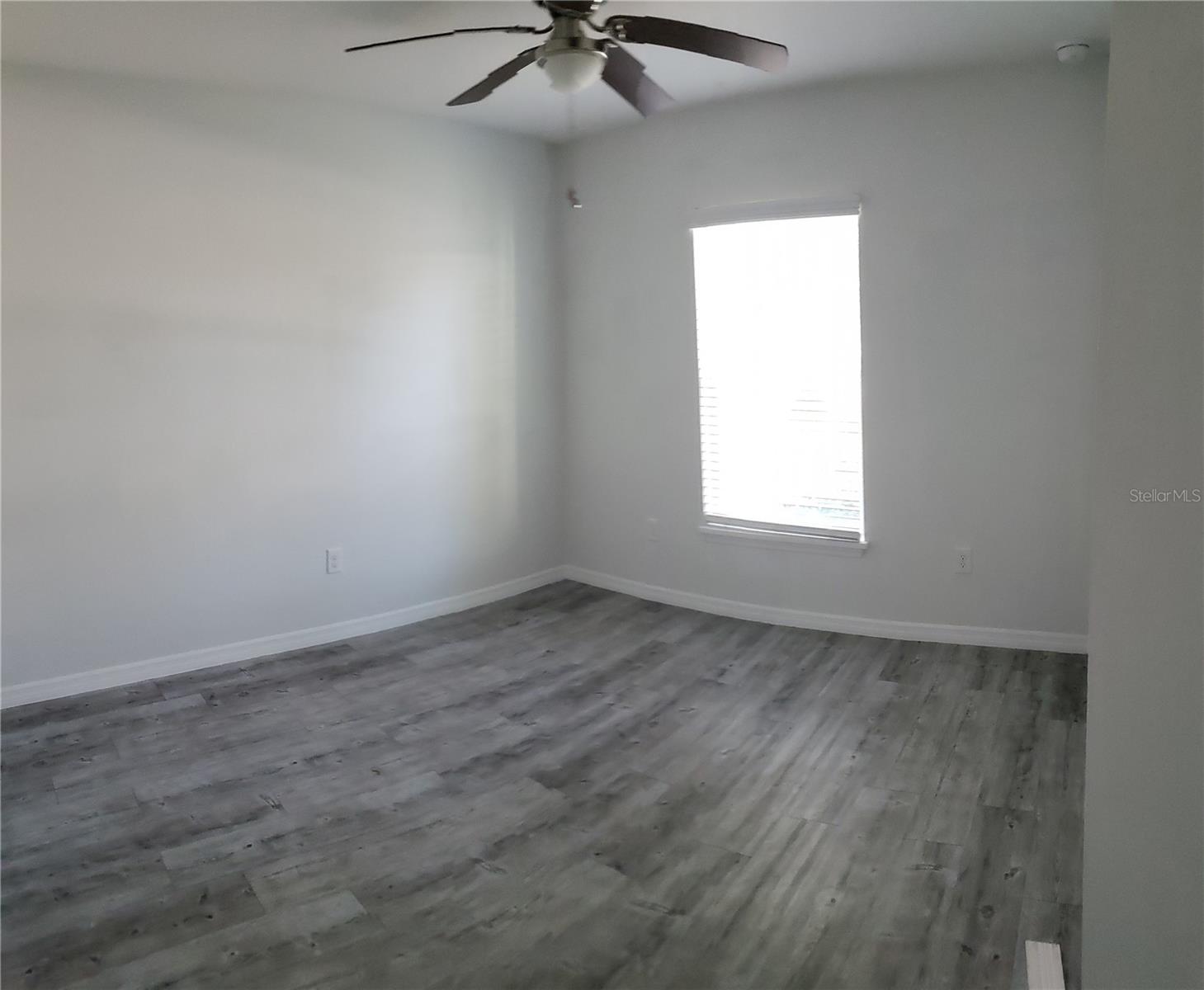 Image 7 of 15 For 49 Hemlock Radial