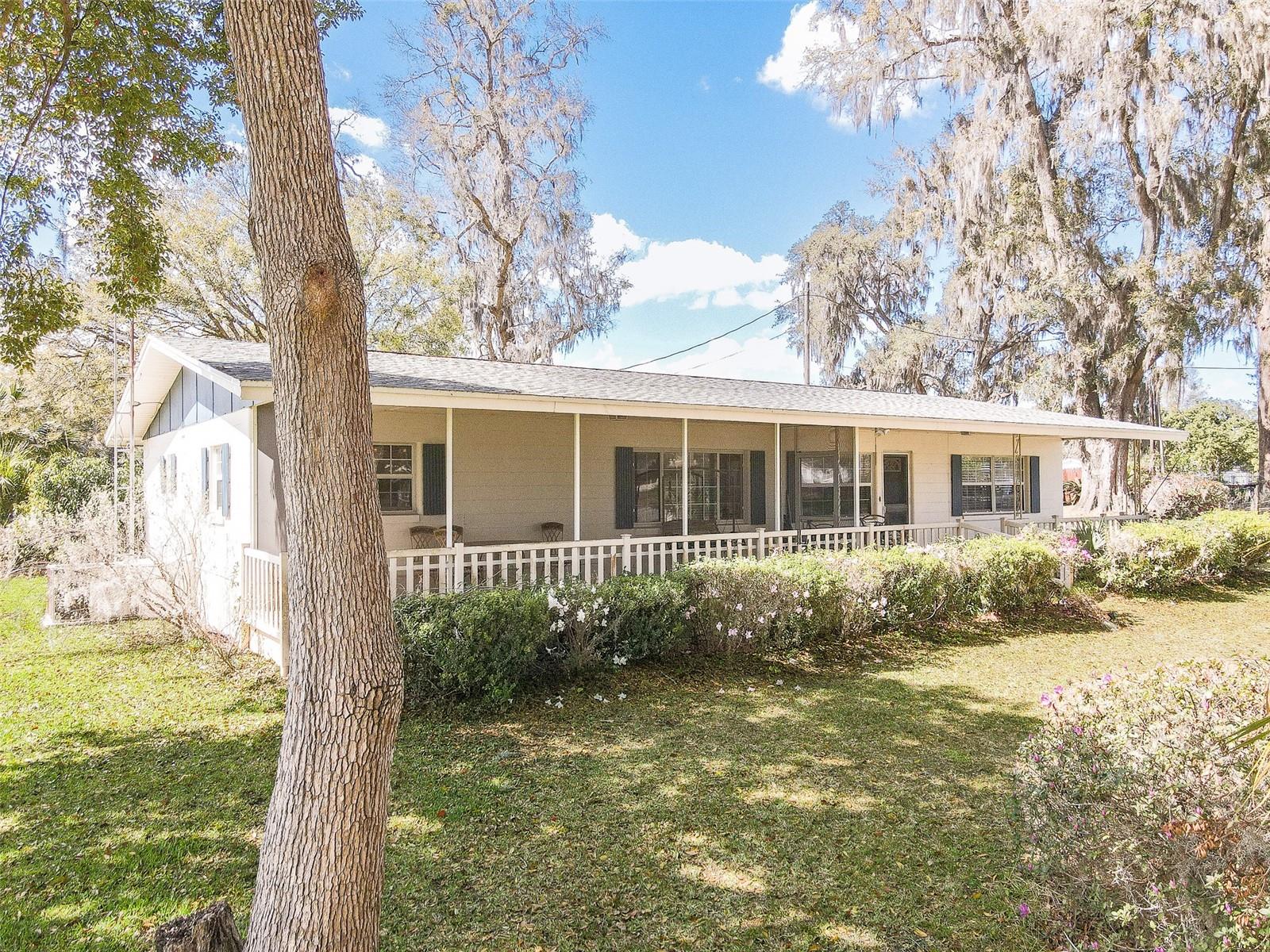 Image 23 of 56 For 10376 43rd Court