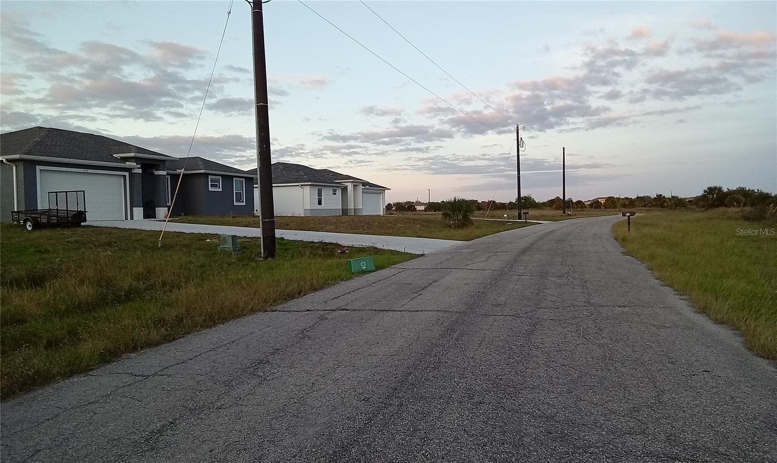 Image 6 of 6 For 320 Kansas Terrace