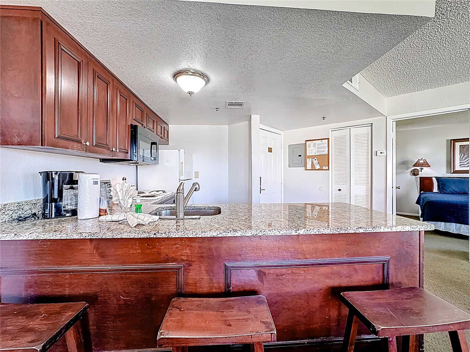 Image 15 of 40 For 6337 Parc Corniche Drive 2304