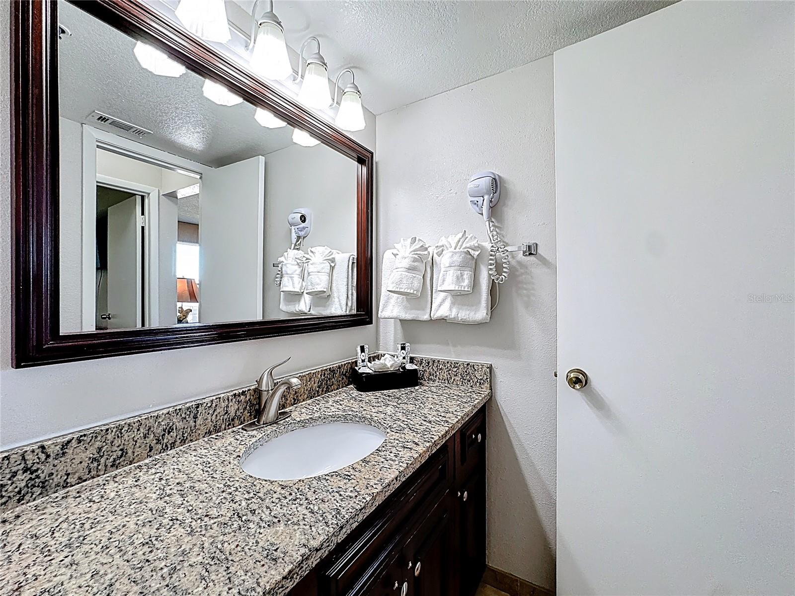 Image 33 of 40 For 6337 Parc Corniche Drive 2304