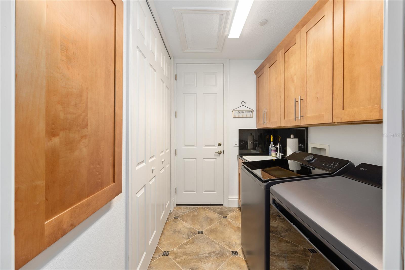 Image 8 of 56 For 1147 Pointe Vista Path