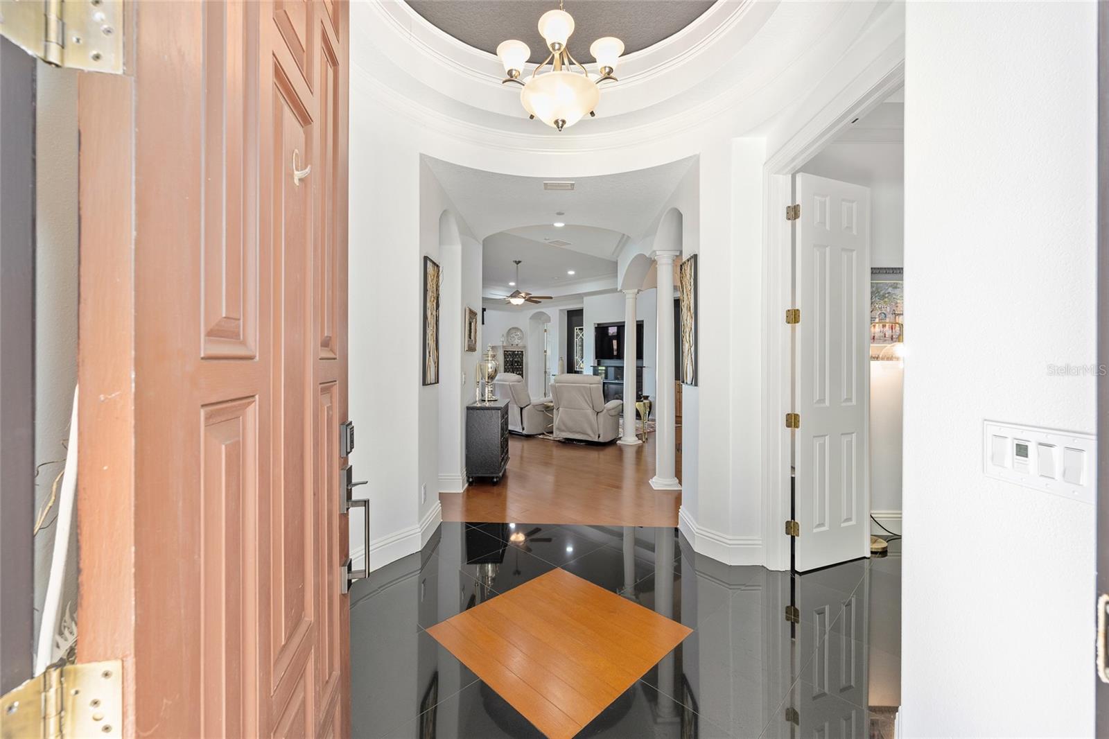 Image 9 of 56 For 1147 Pointe Vista Path