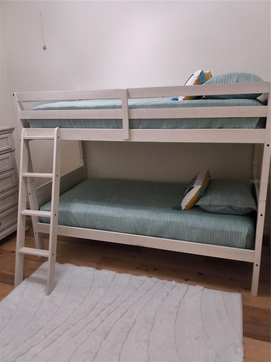 Image 21 of 67 For 551 61st Terrace